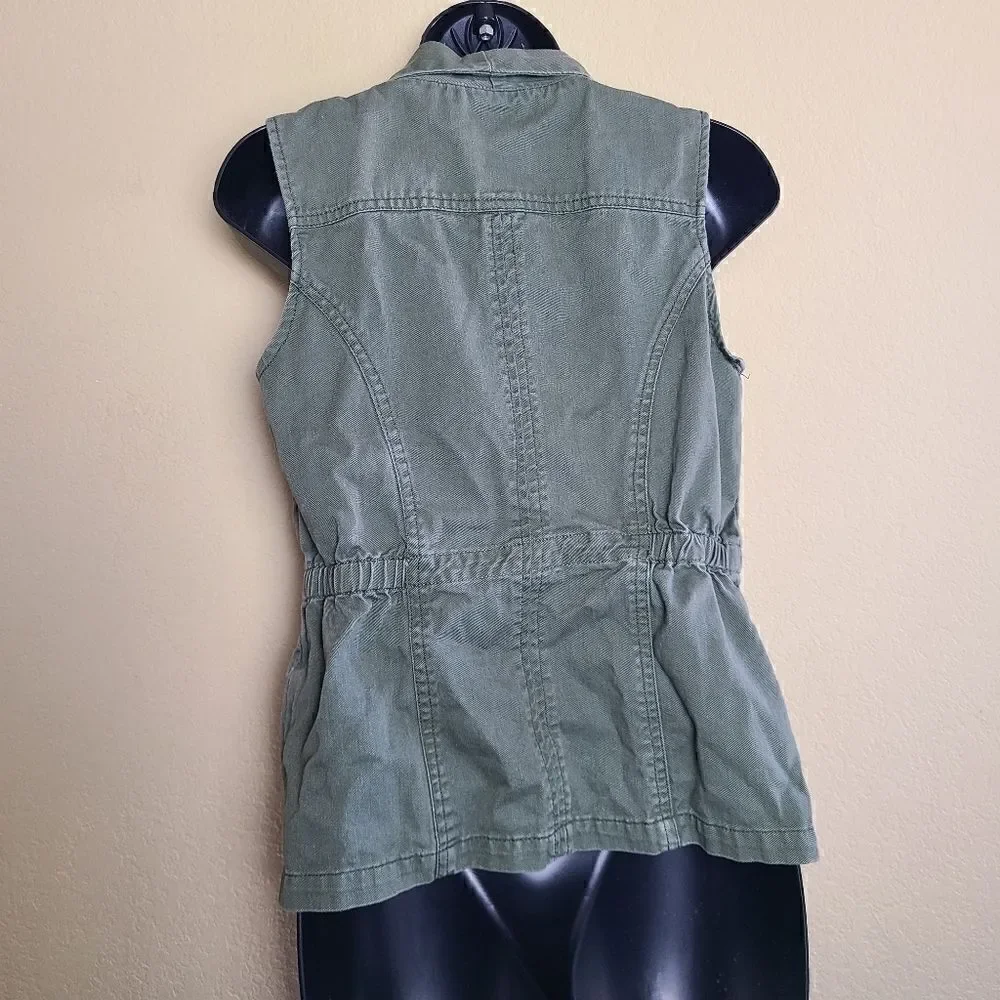 Skies Are Blue Vest